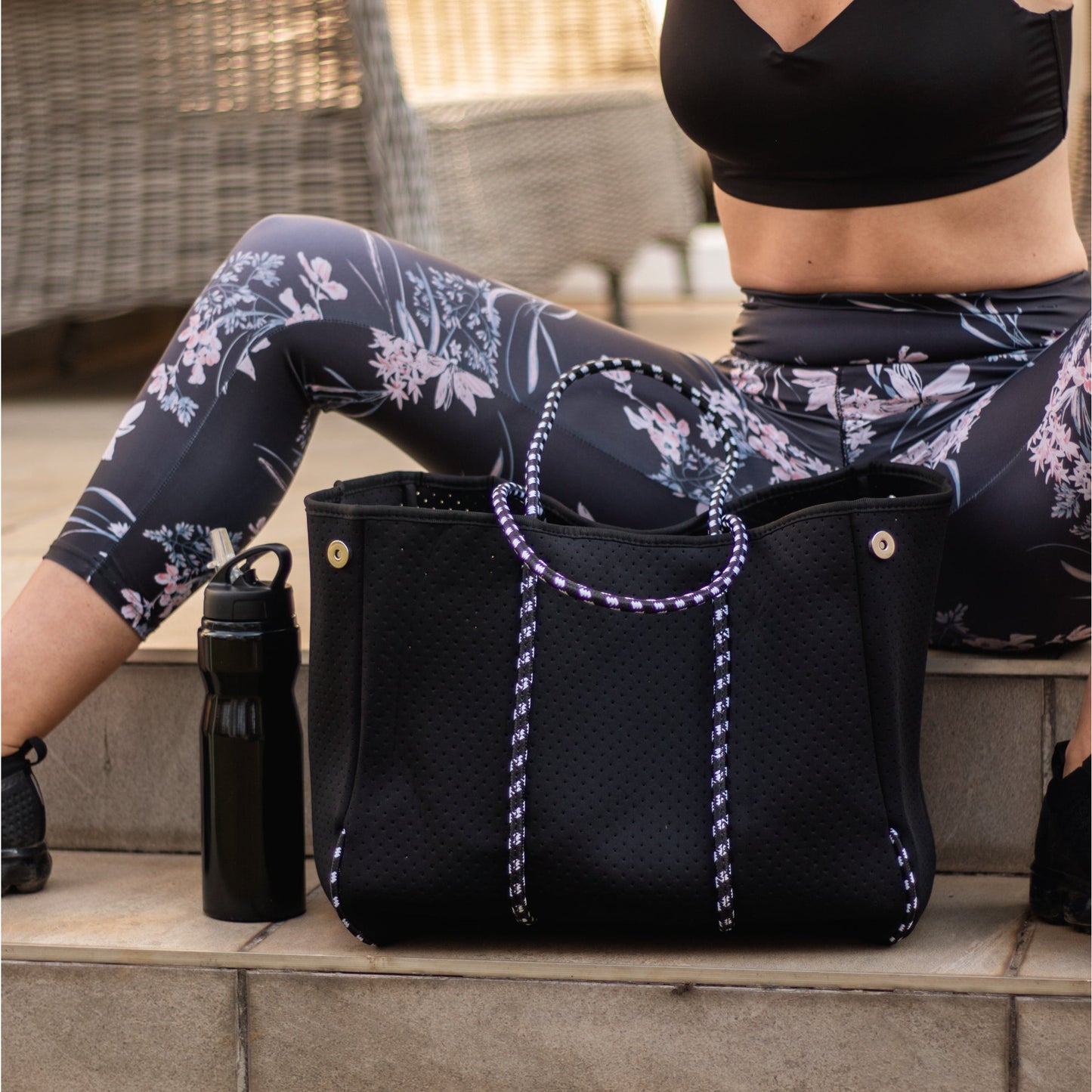 BLACK CHIC TOTE
